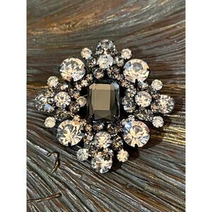JULIANA, D & E, DELIZZA & ELSTER CLEAR & SMOKEY COLOR CENTER RHINESTONE BROOCH